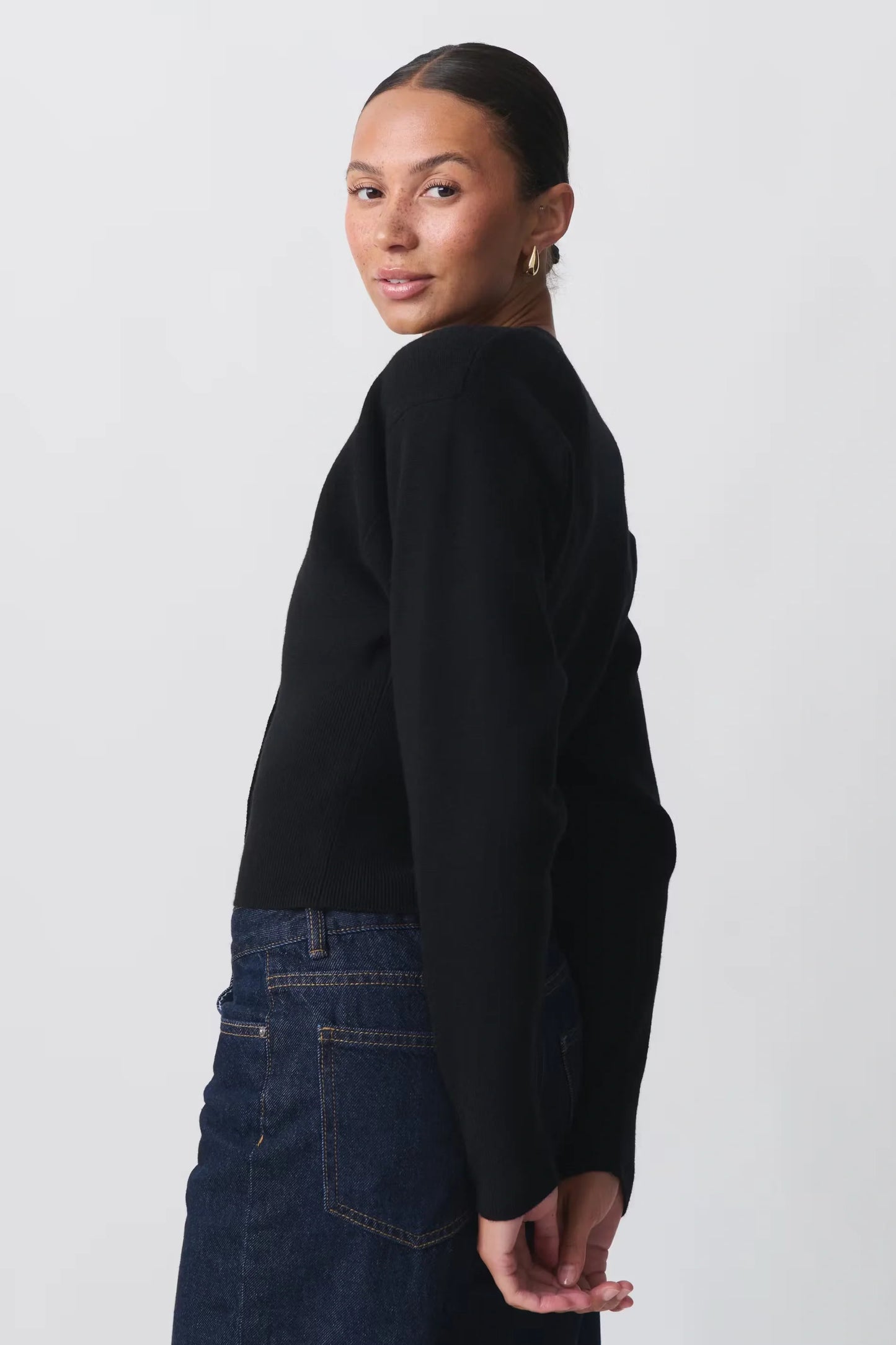 Gina – The Effortless Parisian Cardigan