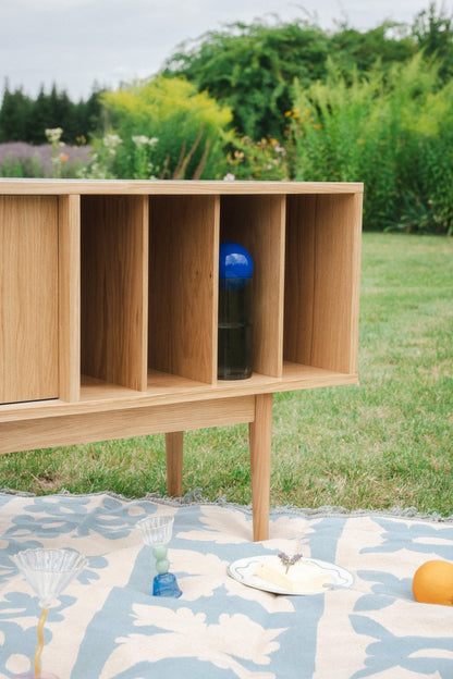 LOTV VINYL SLIDE TV Sideboard