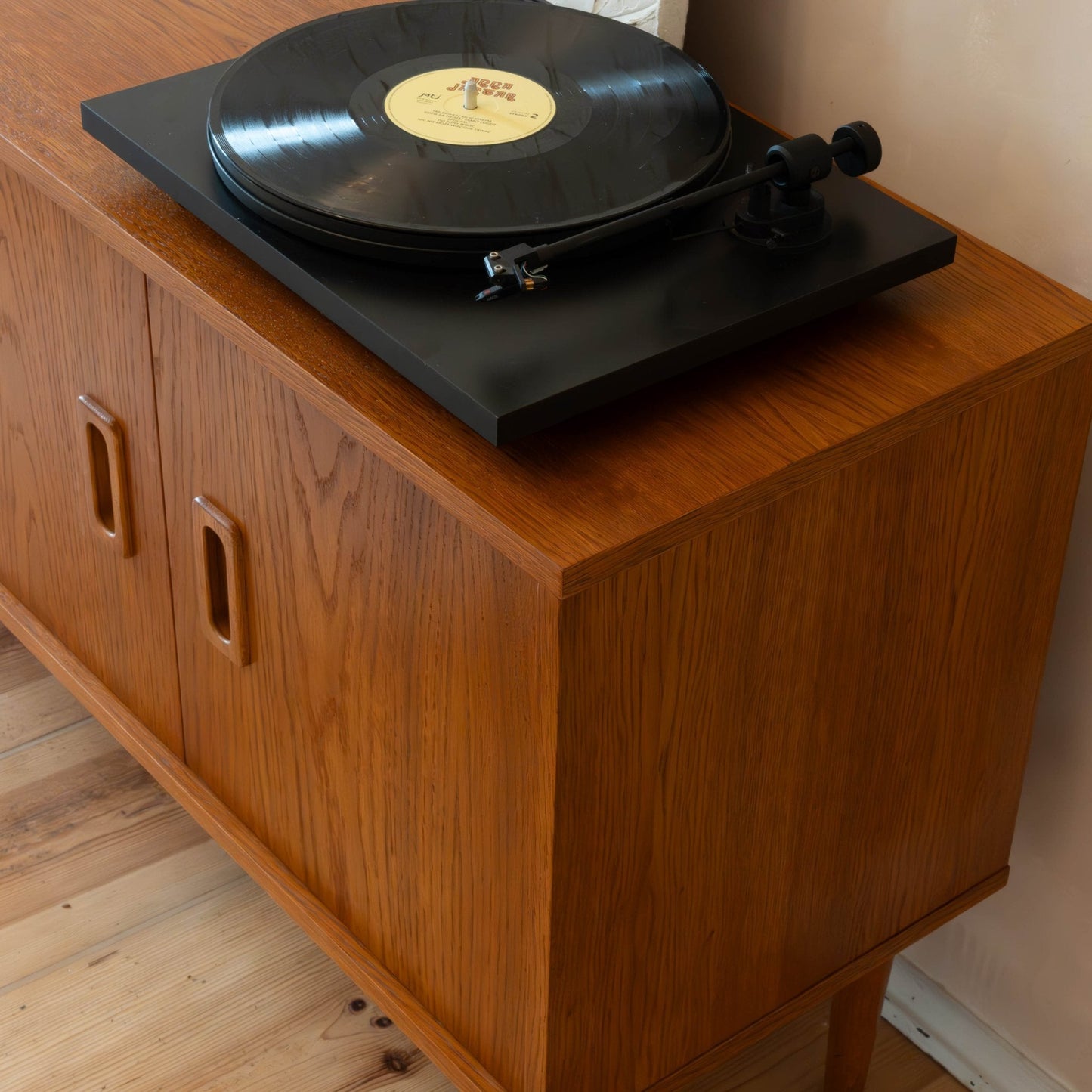 MID CENTURY Sideboard