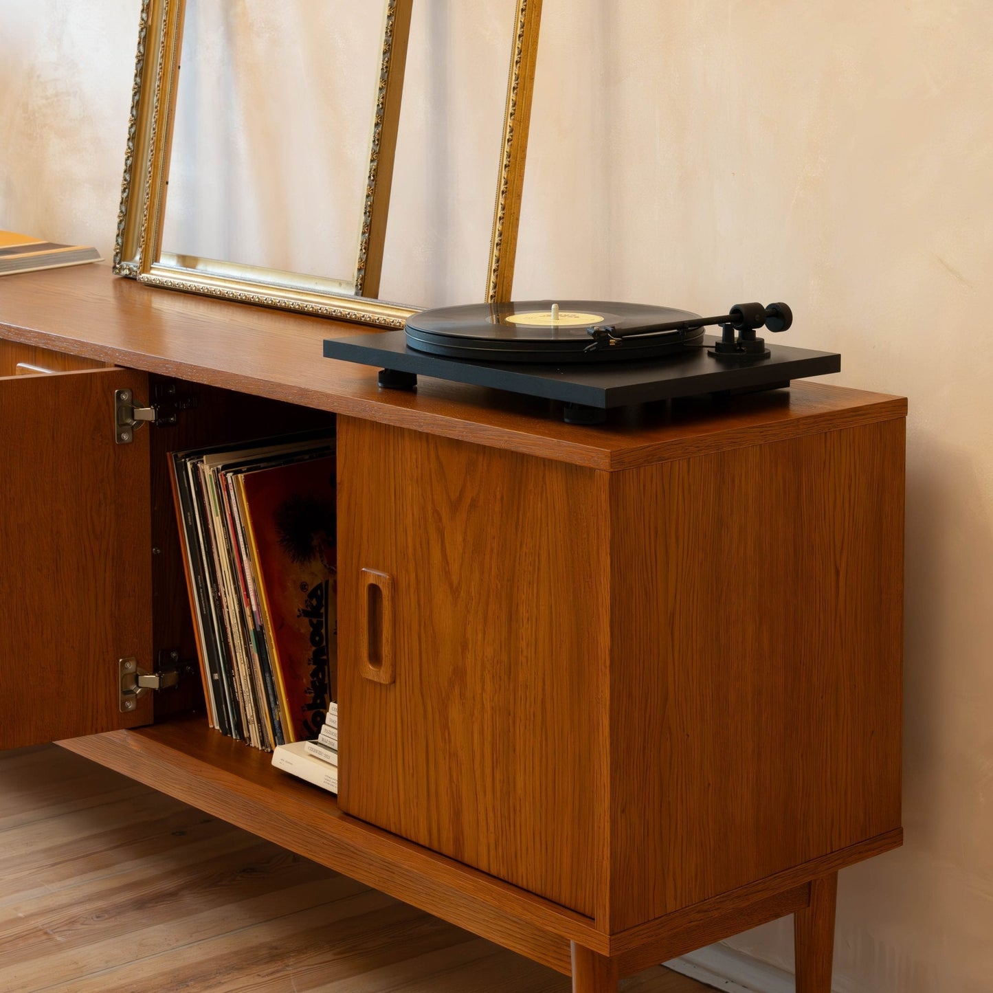 MID CENTURY Sideboard
